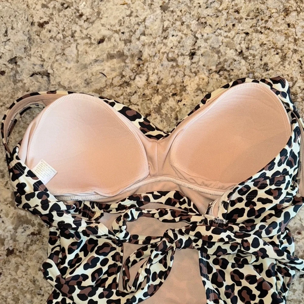 Kona Sol •  Leopard Print One Piece Swimsuit • Size Large - Picture 7 of 8